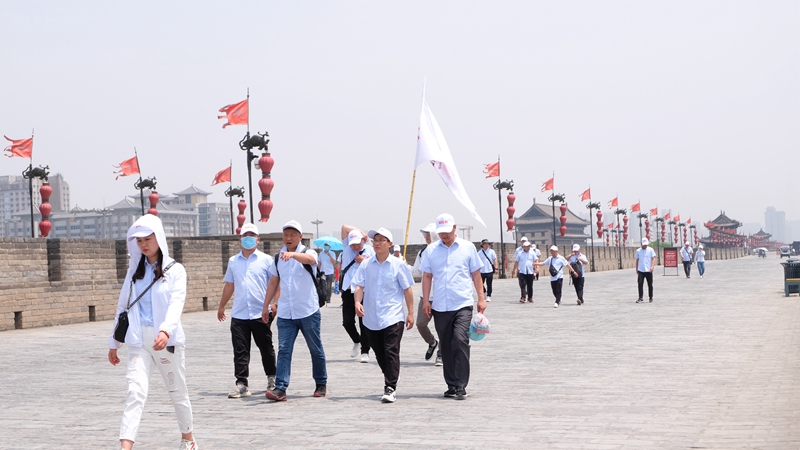 财神争霸电气营销中心聚会圆满乐成(图32)